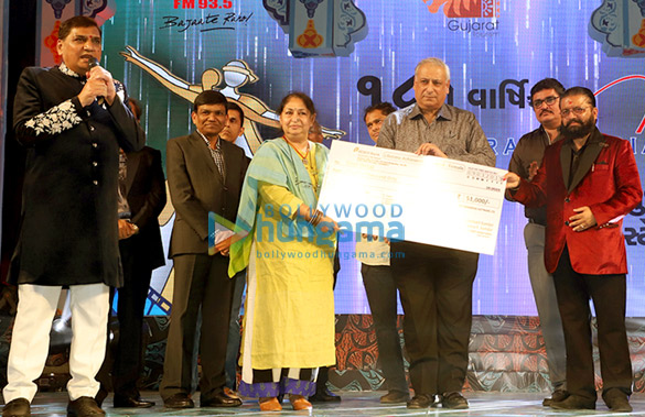 celebs attend 18th transmedia gujarati screen and stage awards 5