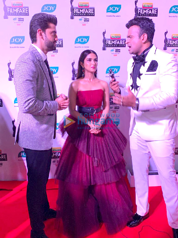 celebs grace 64th filmfare awards 2019 14