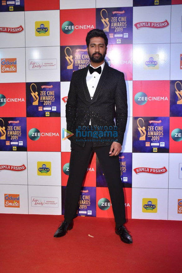 celebs grace zee cine awards 2019 10