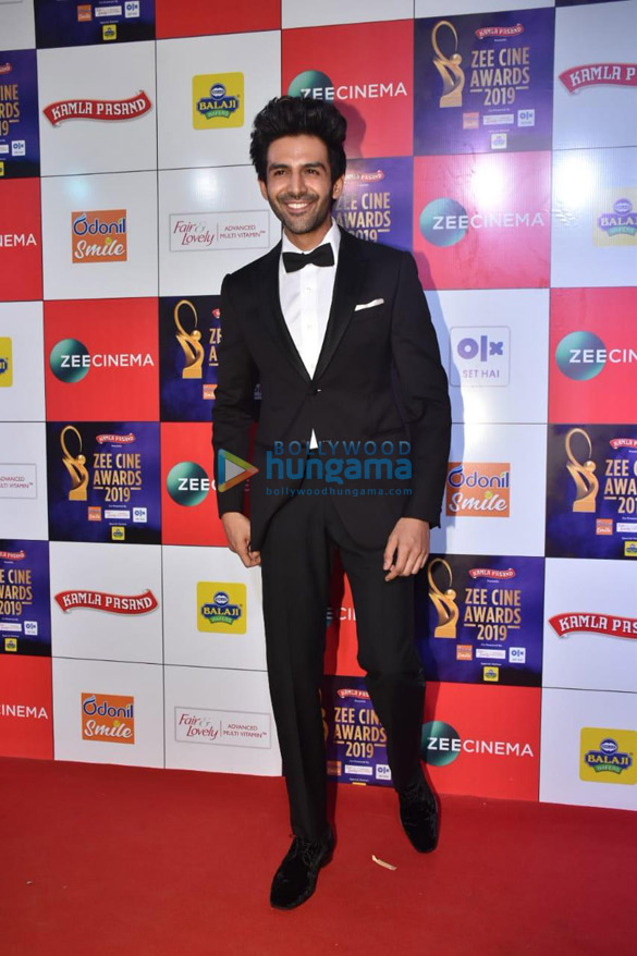 celebs grace zee cine awards 2019 9
