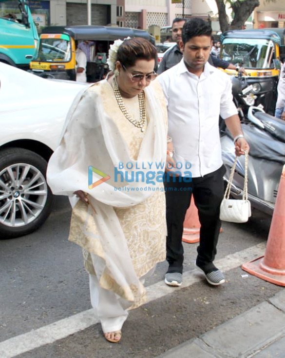 celebs grace the birthday bash of karan johars mom hiroo yash johar 5