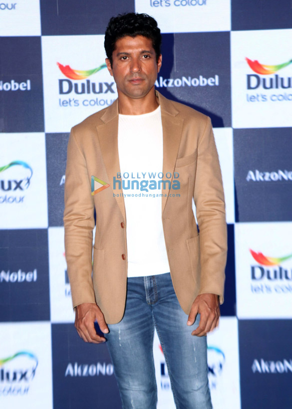 farhan akhtar graces the launch of dulux colour for the year 2019 6
