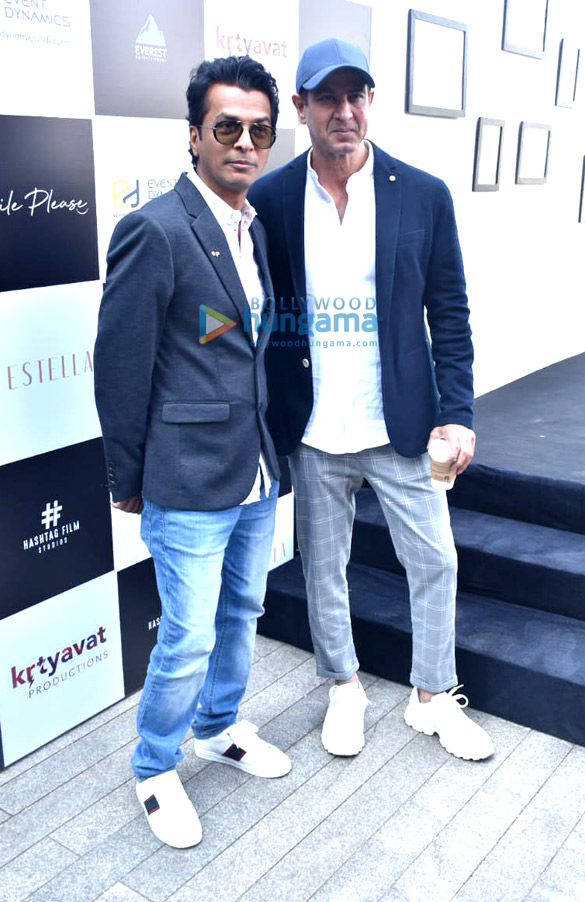 hrithik roshan ameesha patel kiara advani and others at grace the launch of vikram phadnis new film smile please 5