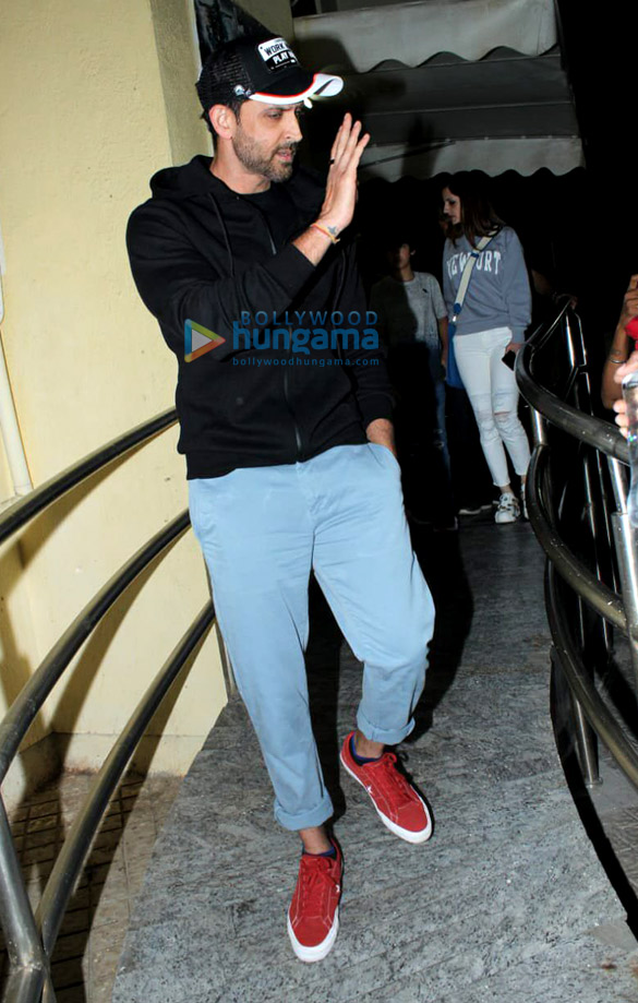 hrithik roshan sussanne khan and family spotted in pvr juhu 6