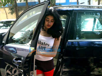 Janhvi Kapoor, Pooja Hegde and Kanika Kapoor spotted at the gym