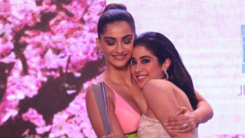 Janhvi Kapoor and Sonam Kapoor set sister goals in these precious moments from Hello! Hall Of Fame Awards 2019
