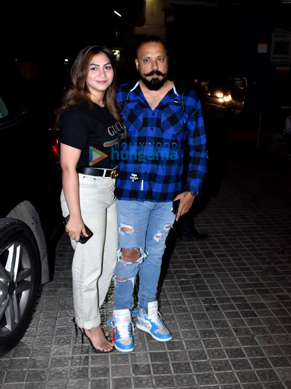 kriti sanon kartik aaryan ananya pandey sara ali khan and others grace the special screening of luka chuppi 8