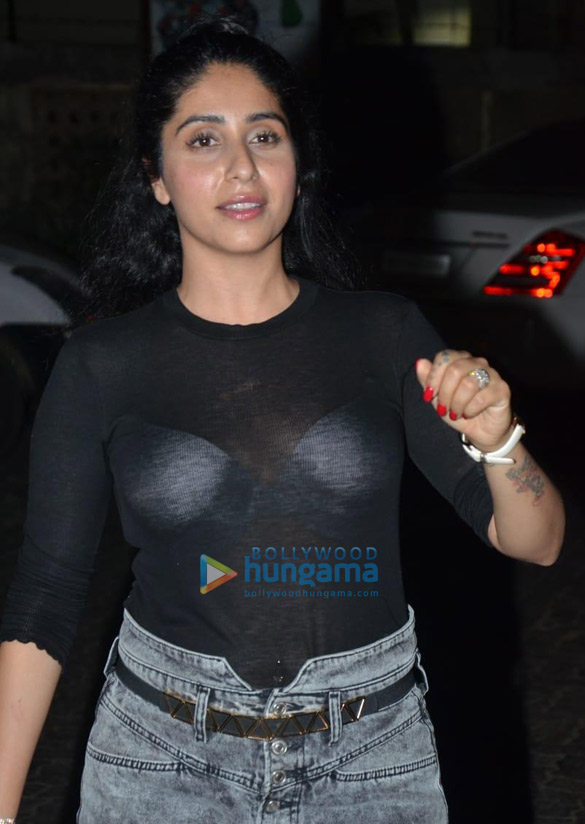 neha bhasin snapped at pali hill bandra 1