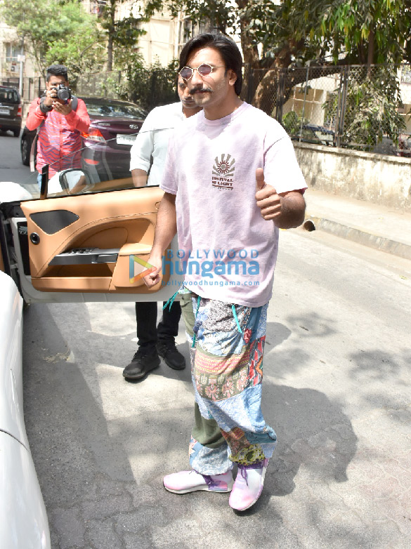ranveer singh spotted at a recording studio in bandra 3