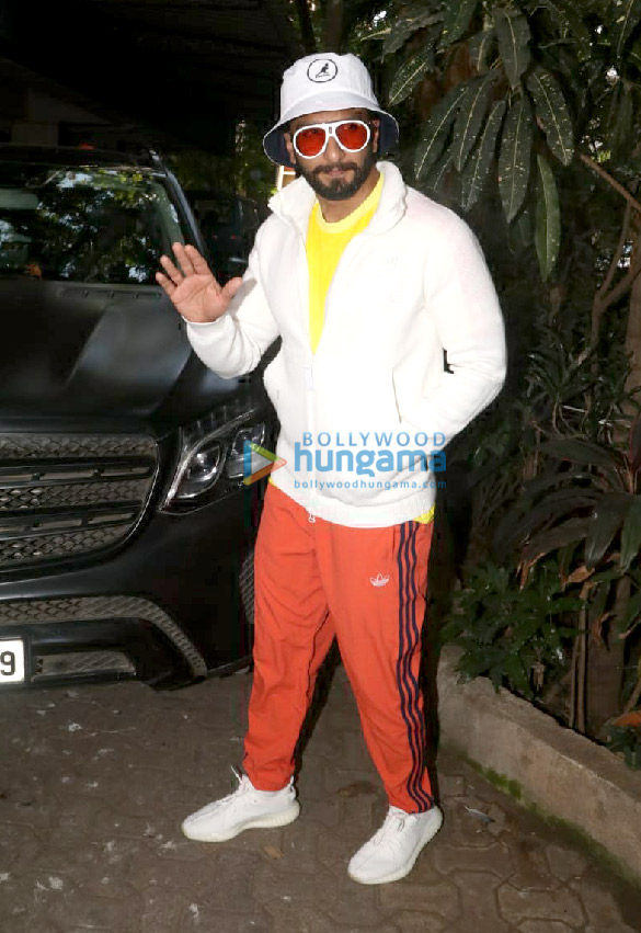 ranveer singh spotted at outside a dubbing studio 3