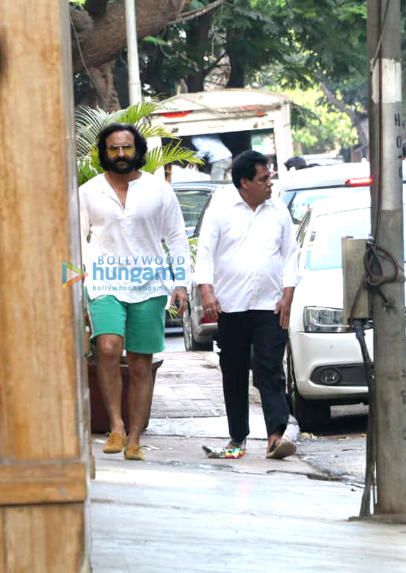 saif ali khan spotted in bandra 3 4