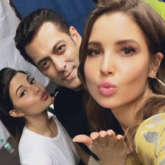 Salman Khan hangs out with Jacqueline Fernandez and her doppelganger Amanda Cerny at Notebook screening