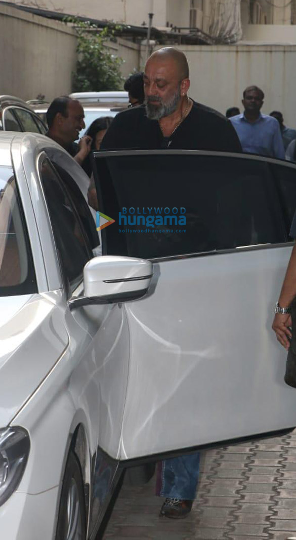 sanjay dutt spotted at vishesh films office 3