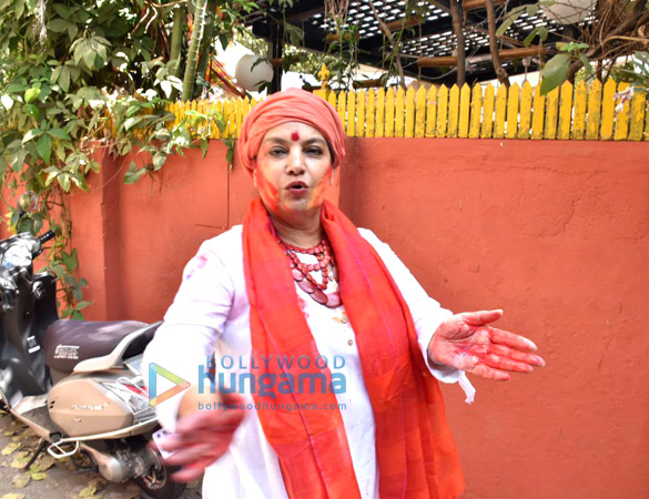 shabana azmi and javed akhtar snapped during holi 2019 celebration in juhu 3