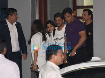 Shah Rukh Khan, Janhvi Kapoor, Dia Mirza and others snapped at the airport