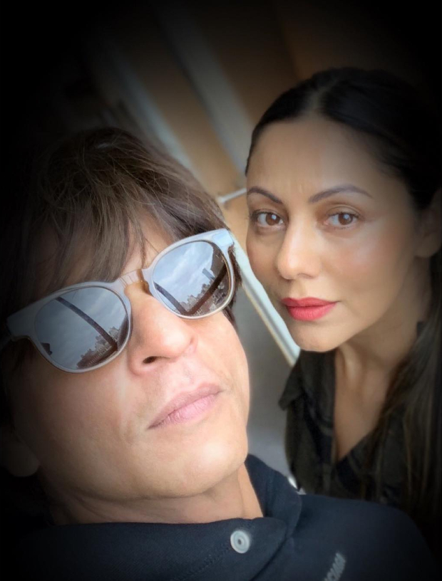 Shah Rukh Khan shares a lovely selfie with Gauri Khan on World Theatre Day Shah Rukh Khan shares a lovely selfie with Gauri Khan on World Theatre Day