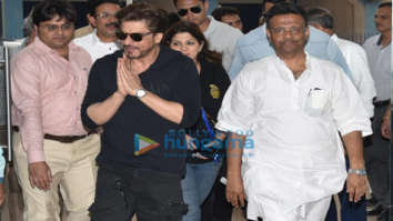 Shah Rukh Khan snapped at Nabanna to visit West Bengal CM Mamta Banerjee