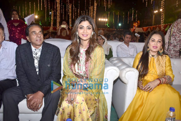 Shilpa Shetty, Dharmendra, Jaya Prada, Sonali Kulkarni and Rahul Dev snapped at ‘CWC School Annual Day 2019’ in Versova Shilpa Shetty, Dharmendra, Jaya Prada, Sonali Kulkarni and Rahul Dev snapped at ‘CWC School Annual Day 2019’ in Versova