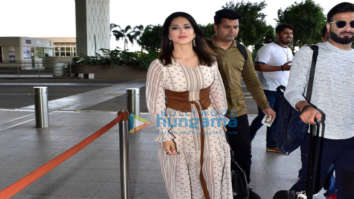 Sunny Leone, Eesha Koppikhar, Kunal Khemu and Monica Bedi snapped at the airport