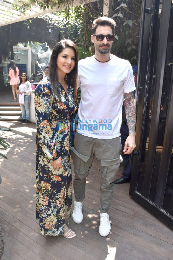 Sunny Leone and Daniel Webber snapped in Juhu Sunny Leone and Daniel Webber snapped in Juhu