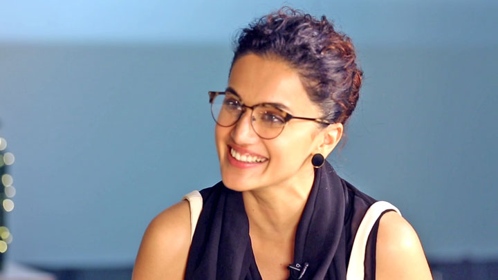 Taapsee Pannu: “Akshay Kumar is a VERY SECURE Actor” | Twitter Fan Questions | Mission Mangal Taapsee Pannu: “Akshay Kumar is a VERY SECURE Actor” | Twitter Fan Questions | Mission Mangal