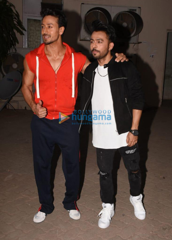 tiger shroff and tony kakkar spotted at mehboob studio in bandra 1