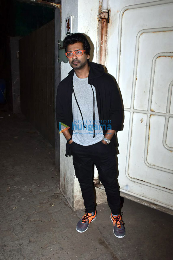 varun dhawan nikhil dwivedi and angad bedi grace the special screening of the film kesari at sunny super sound in juhu 2