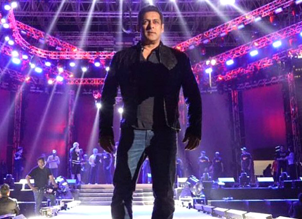 FIRST PIC OUT: Salman Khan Sets Stage On FIRE On Dabangg Reloaded Tour ...