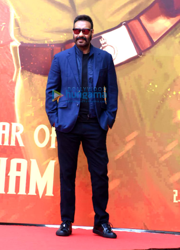 ajay devgn rakul preet singh and tabu grace the trailer launch of de de pyaar de 1