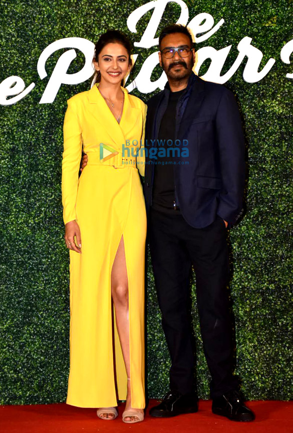 ajay devgn rakul preet singh and tabu grace the trailer launch of de de pyaar de 5 2
