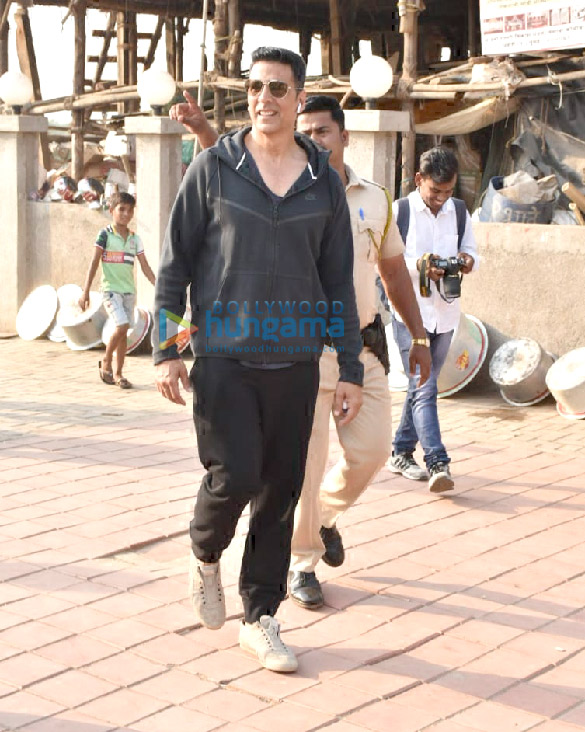 akshay kumar snapped at the versova jetty 6
