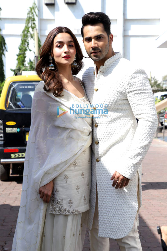Alia Bhatt and Varun Dhawan snapped on the sets of Voice Of India Alia Bhatt and Varun Dhawan snapped on the sets of Voice Of India