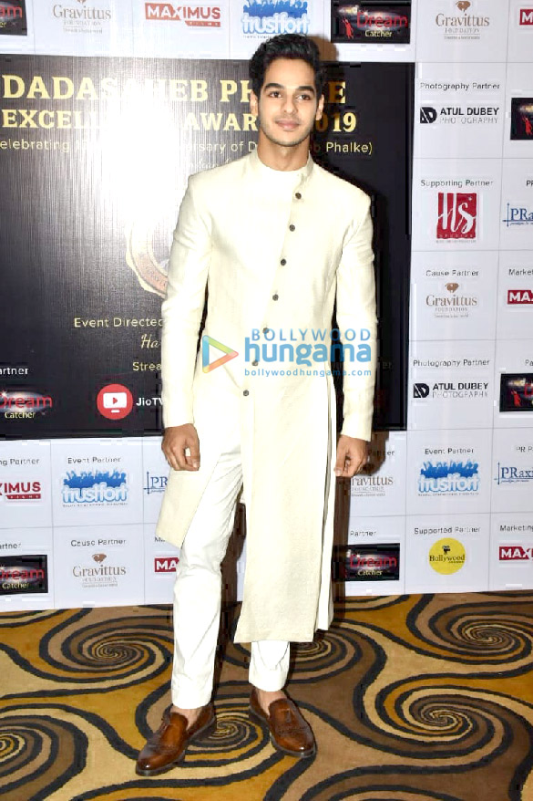 celebs grace the dadasaheb phalke excellence awards 2019 3