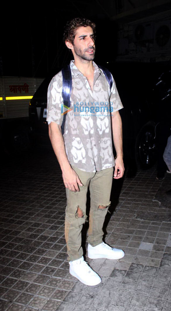 celebs grace the screening of no fathers in kashmir 6