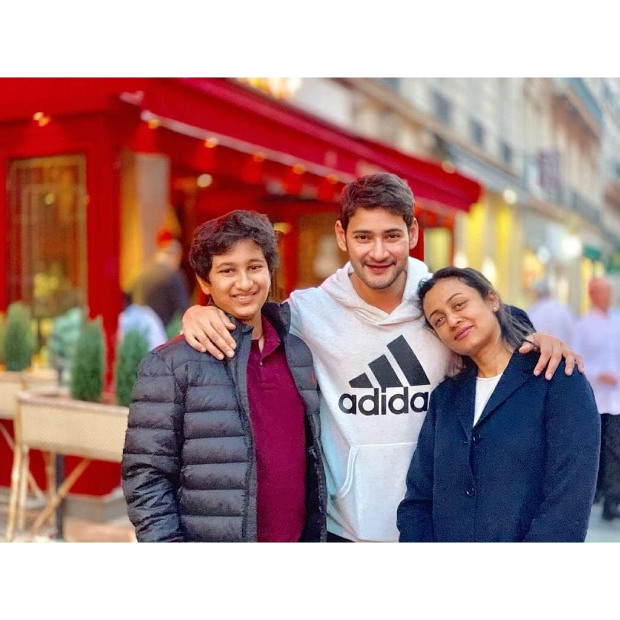 Mahesh Babu and his family look picture perfect as they spend quality time together