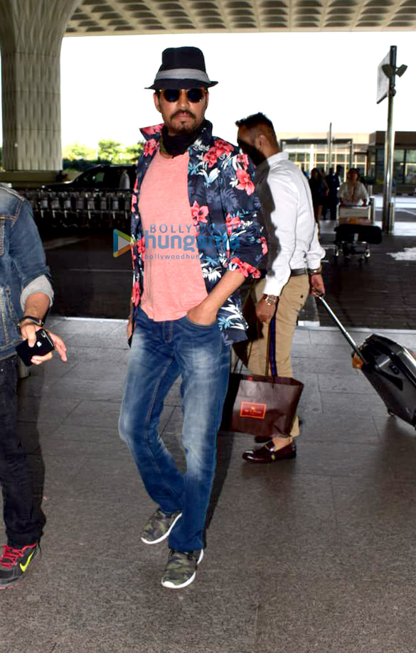 irrfan khan snapped at the mumbai airport 5