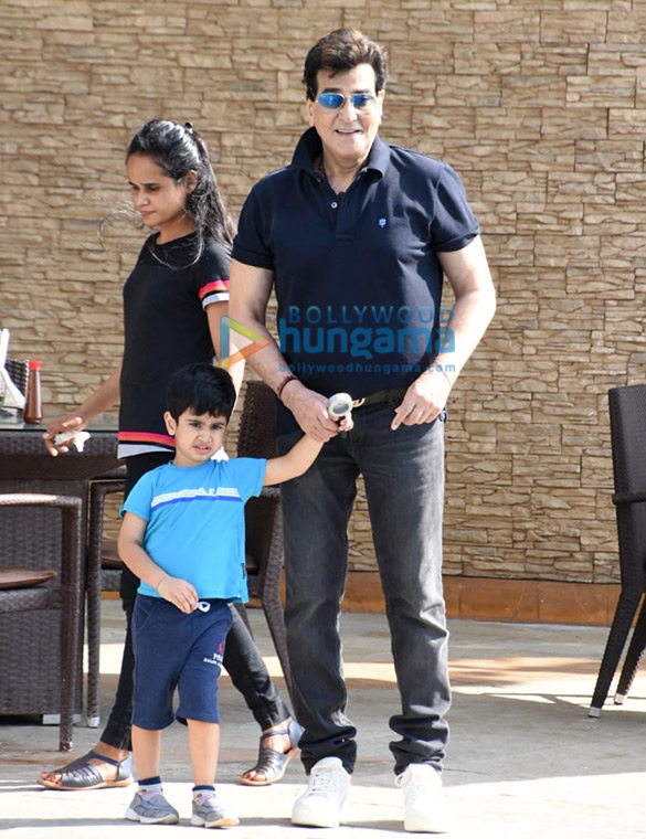 jiteendra kapoor snapped in mumbai 3