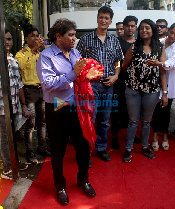 johny lever udit narayan and jeetendra snapped at the road naming ceremony after late mahendra kapoor 2