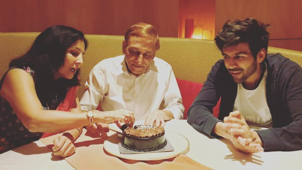 Kartik Aaryan gives a special gift on his father's birthday