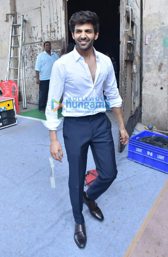 kartik aaryan spotted at an ad shoot 3