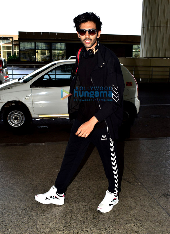 rajinikanth sanya malhotra and kartik aaryan snapped at the airport 5