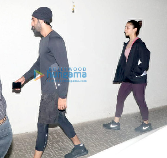ranbir kapoor and alia bhatt spotted at old dharma office in khar 6