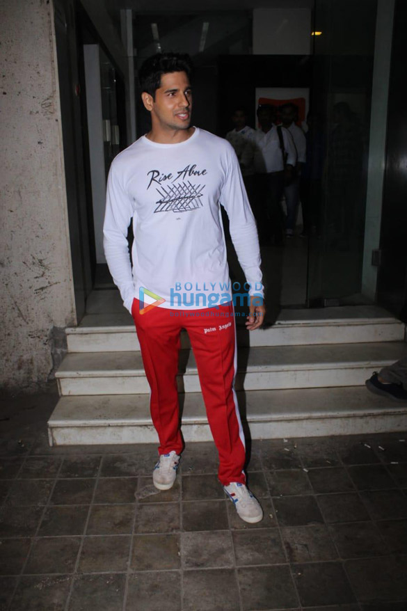 sidharth malhotra spotted at a dance class in andheri 1