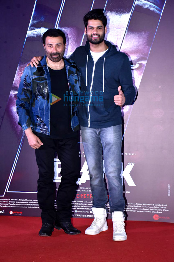 sunny deol karan kapadia and ishita dutta grace the trailer launch of the film blank 5 2
