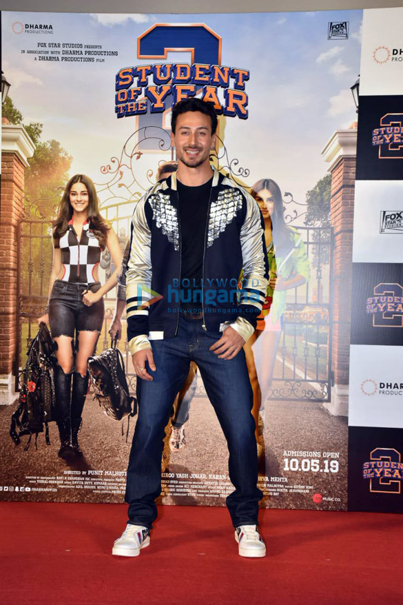 tiger shroff ananya pandey and tara sutaria grace the trailer launch of the film student of the year 21 10