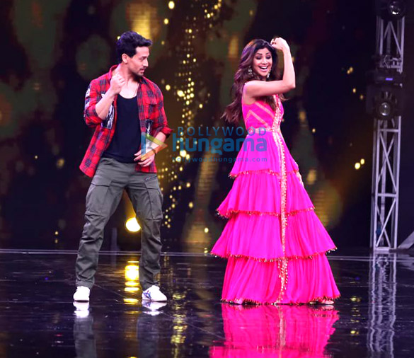 tiger shroff tara sutaria ananya pandey and others snapped promoting student of the year 2 on the sets of super dancer chapter 3 2 2