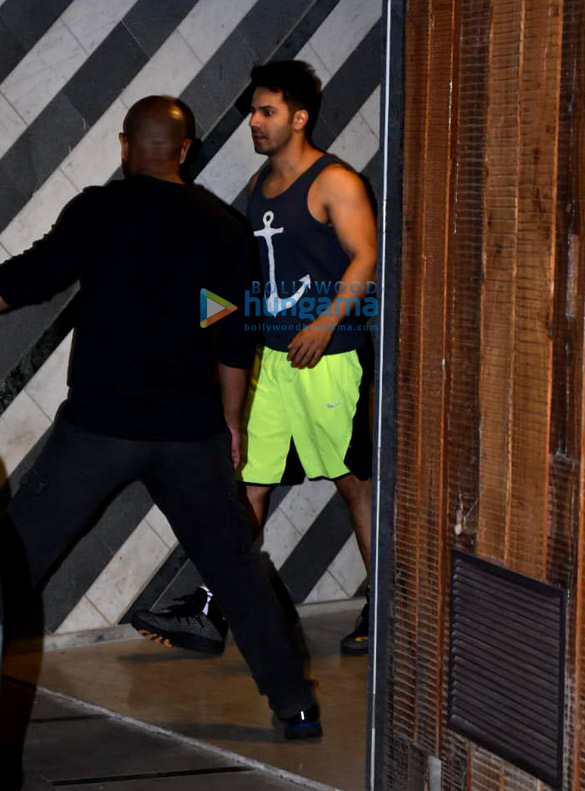 varun dhawan spotted at the gym in juhu 1 3