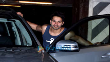 Varun Dhawan spotted at the gym in Juhu
