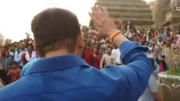 WATCH: Salman Khan thanks his fans and police while shooting for Dabangg 3 at Narmada ghat