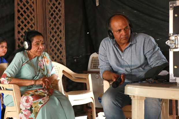 Singer Asha Bhosle turns director on the sets of Arjun Kapoor, Kriti Sanon, Sanjay Dutt starrer Panipat
